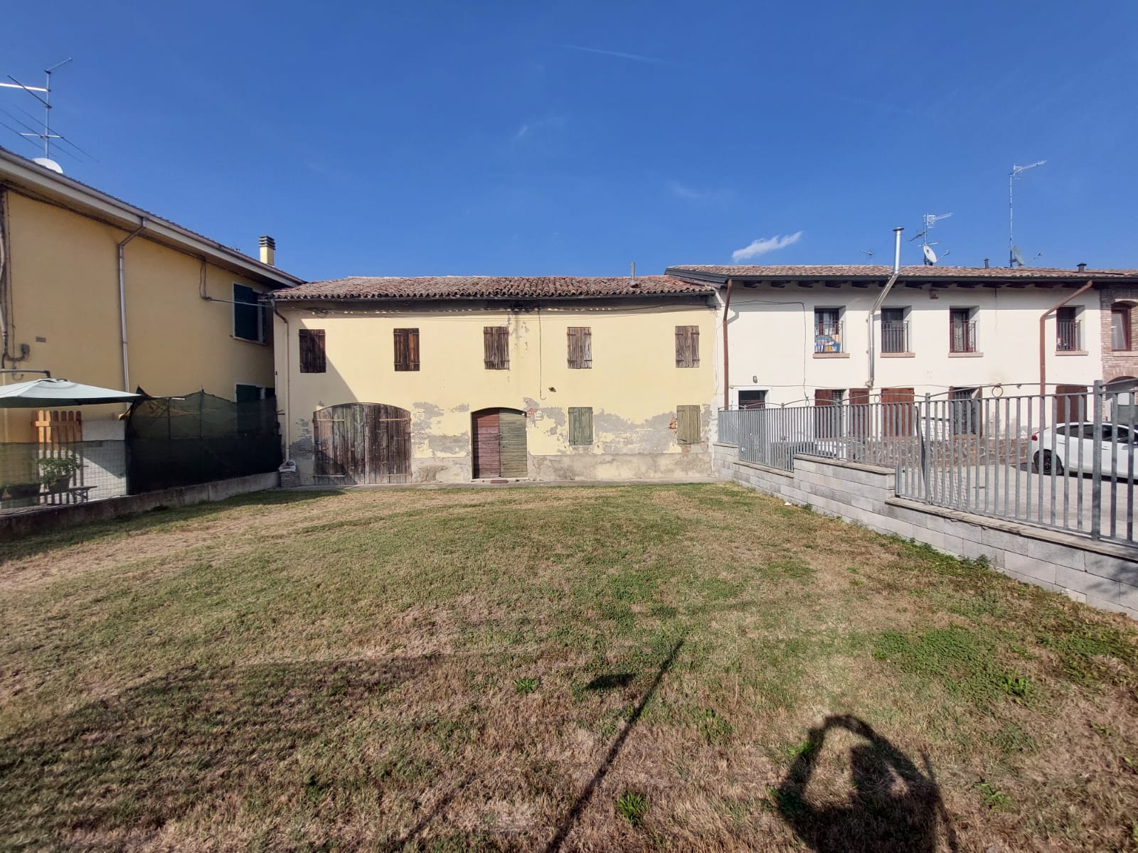 Strada della Cisa – Rustico da ristrutturare con 600 Mq di terreno