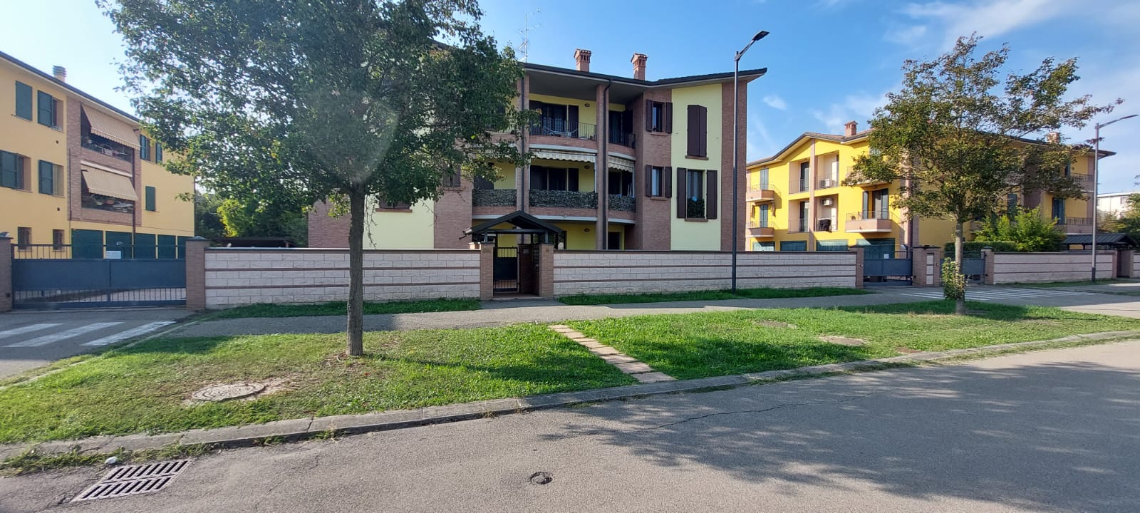 Praticello – Bilocale con terrazzino e garage