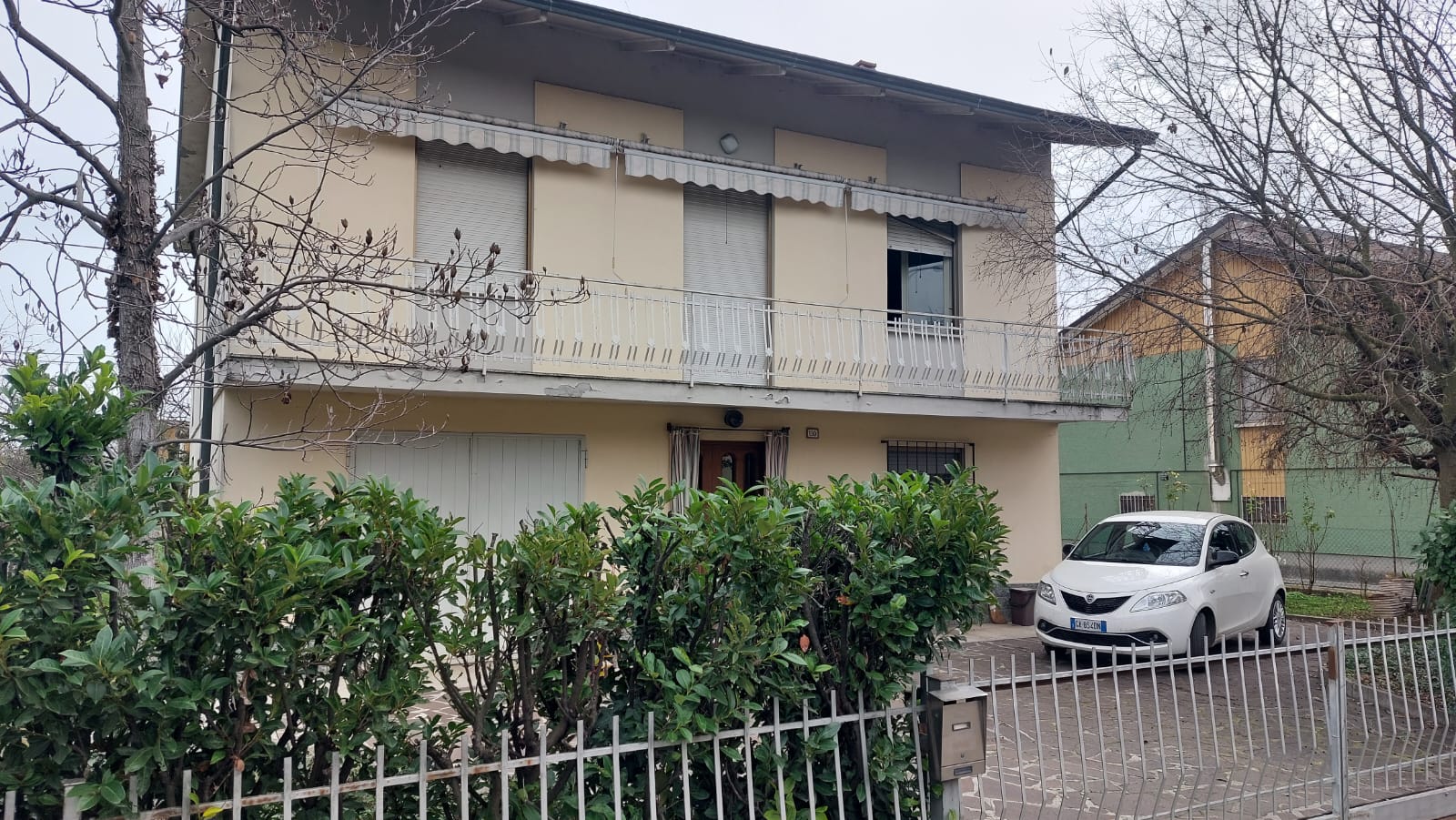 Poviglio villa bifamiliare indipendente