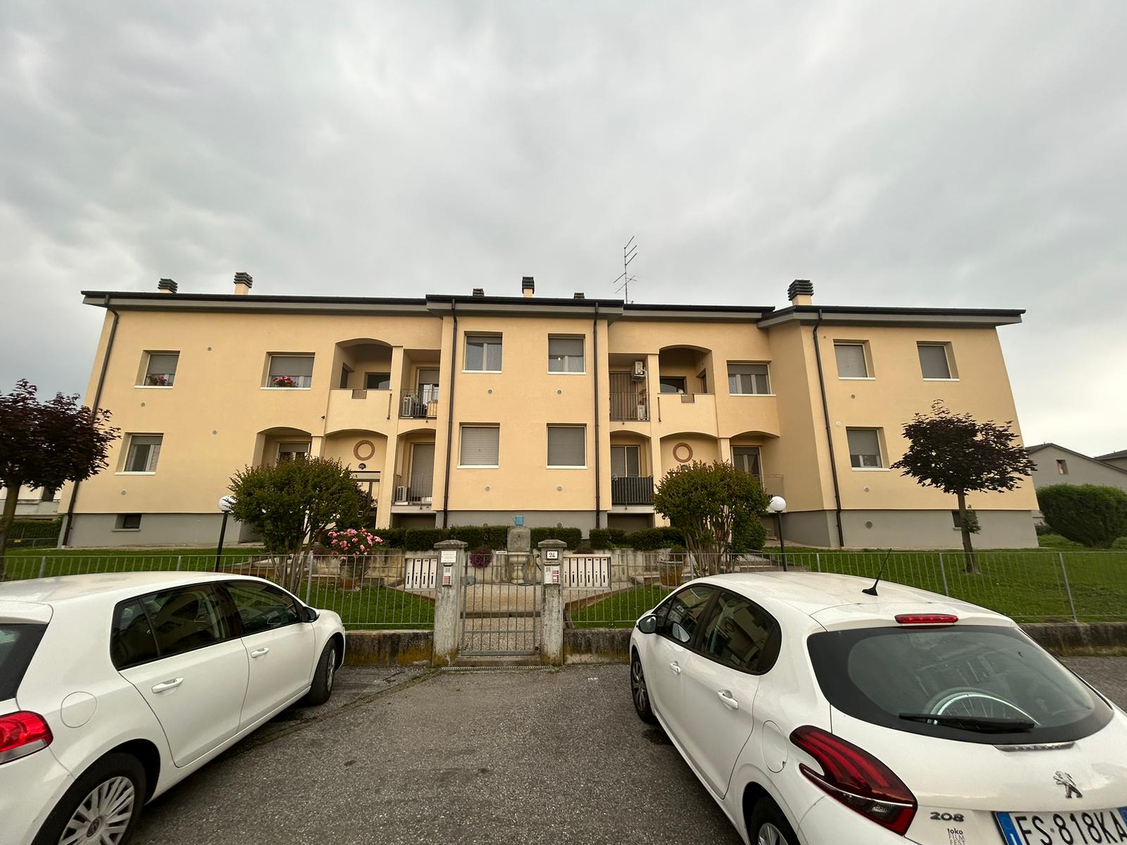 Trilocale con balcone e mansarda