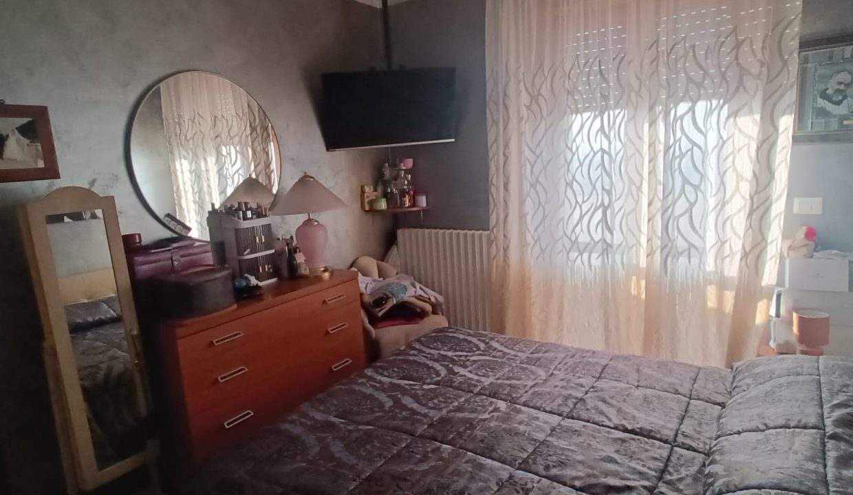 1 (37)