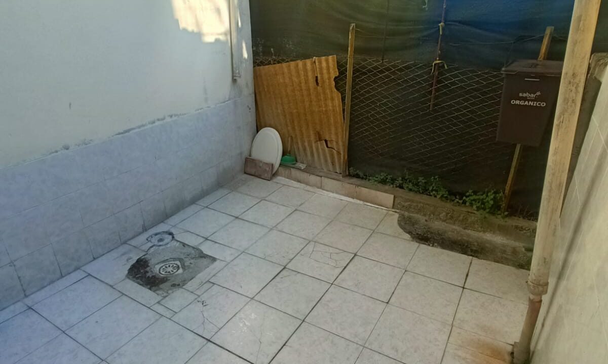 1 (8)